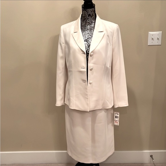 Le Suit Jackets & Coats Nwt Le Suit Essentials Vanilla 3 Button